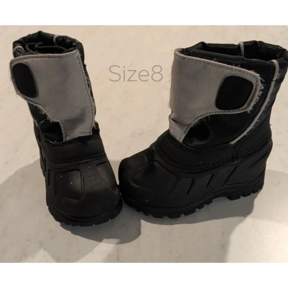 Snow boots